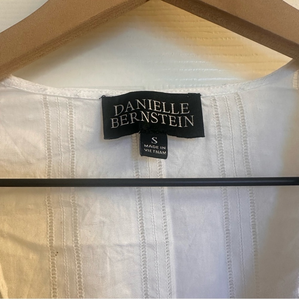 DANIELLE BERNSTEIN  White V-Neck long sleeve Bodysuit - Picture 2 of 8